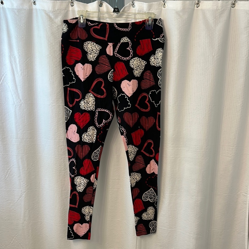 *LAST CHANCE* LuLaRoe Black and Red Heart Print Valentines Leggings tc